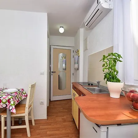 Borna Apartmán Makarská